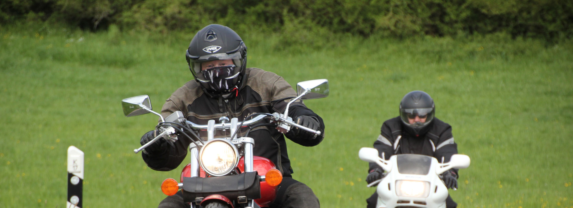 Motorrijbewijspoint Roermond examengarantie AVB en AVD